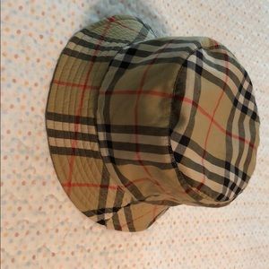 Burberry hat